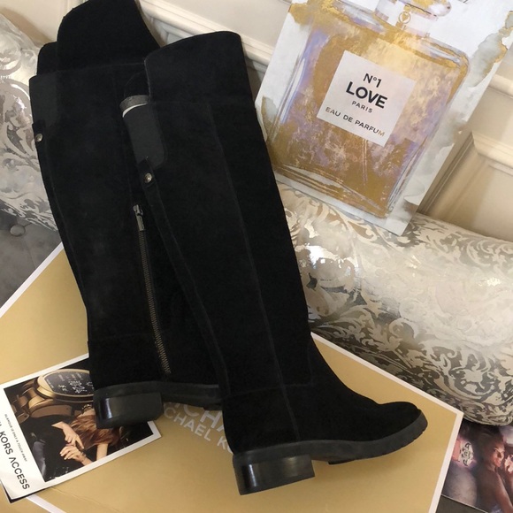 New in Box Michael Kors Boots Fold over 8 - Picture 5 of 9